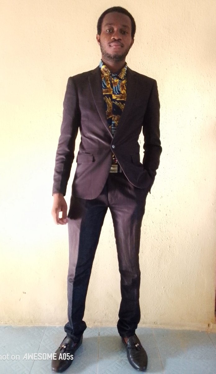 sphelino131411's tweet image. Un #lion qui refuse de #brouter l&apos;herbe n&apos;est ni #hautain ni #orgueilleux, il est juste #conscient de son #régime alimentaire 
#Sphélino