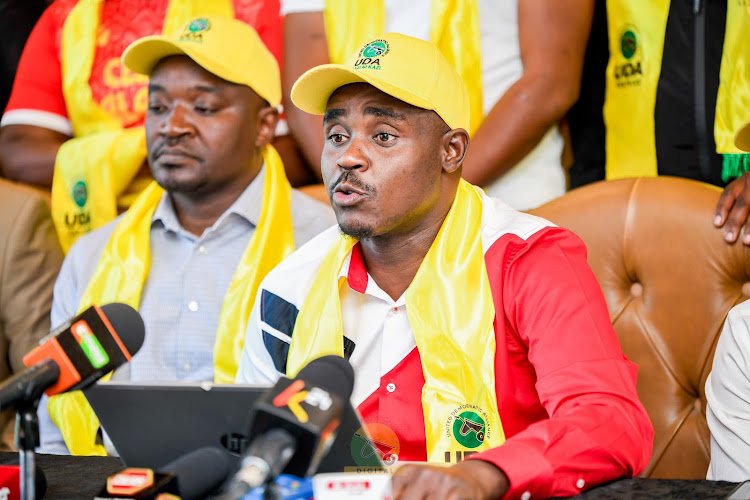MamboMseto254's tweet photo. Oscar Sudi deconstructs SG Malala as things fall apart in UDA

Kapseret MP Hon. Oscar Sudi this morning referred to UDA SG Hon. Cleophas Malala as an elevated MCA who is trying to outshine EX-Jubilee SG Tuju, who was known to be good at threatening party leaders.

https://t.co/szdNdrOyje