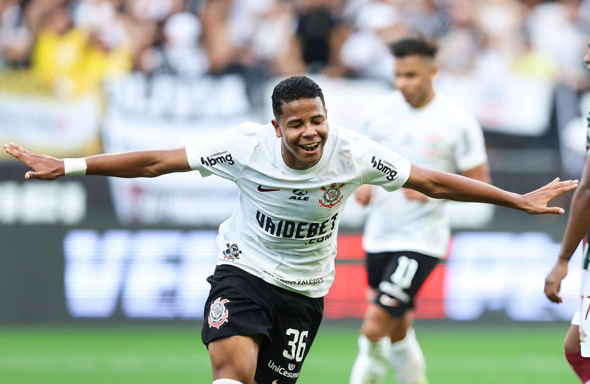 Brazilian left winger Wesley has attracted interest in the Bundesliga. A German club has reportedly made an official offer of 20 million euros to Corinthians for Wesley – the club in question has not been disclosed by Corinthians, but there is speculation about Borussia Dortmund