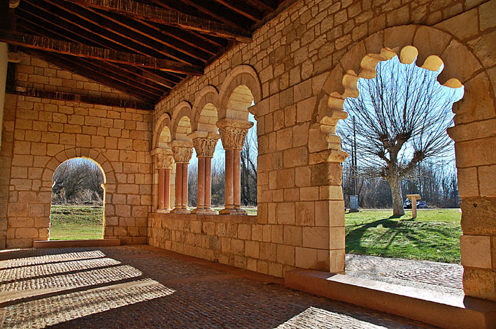 GuiaenSegovia's tweet photo. IGLESIA DE NUESTRA SEÑORA DE LA ASUNCIÓN
La localidad de Duratón, perteneciente al municipio de Sepúlveda, de las épocas romana y visigoda, estuvo poblada desde los siglos I a.C. hasta el siglo VII d.C.
#Segovia #duraton #románico #románicoenespaña #castillayleónrománica https://t.co/iILgZ1TkDB