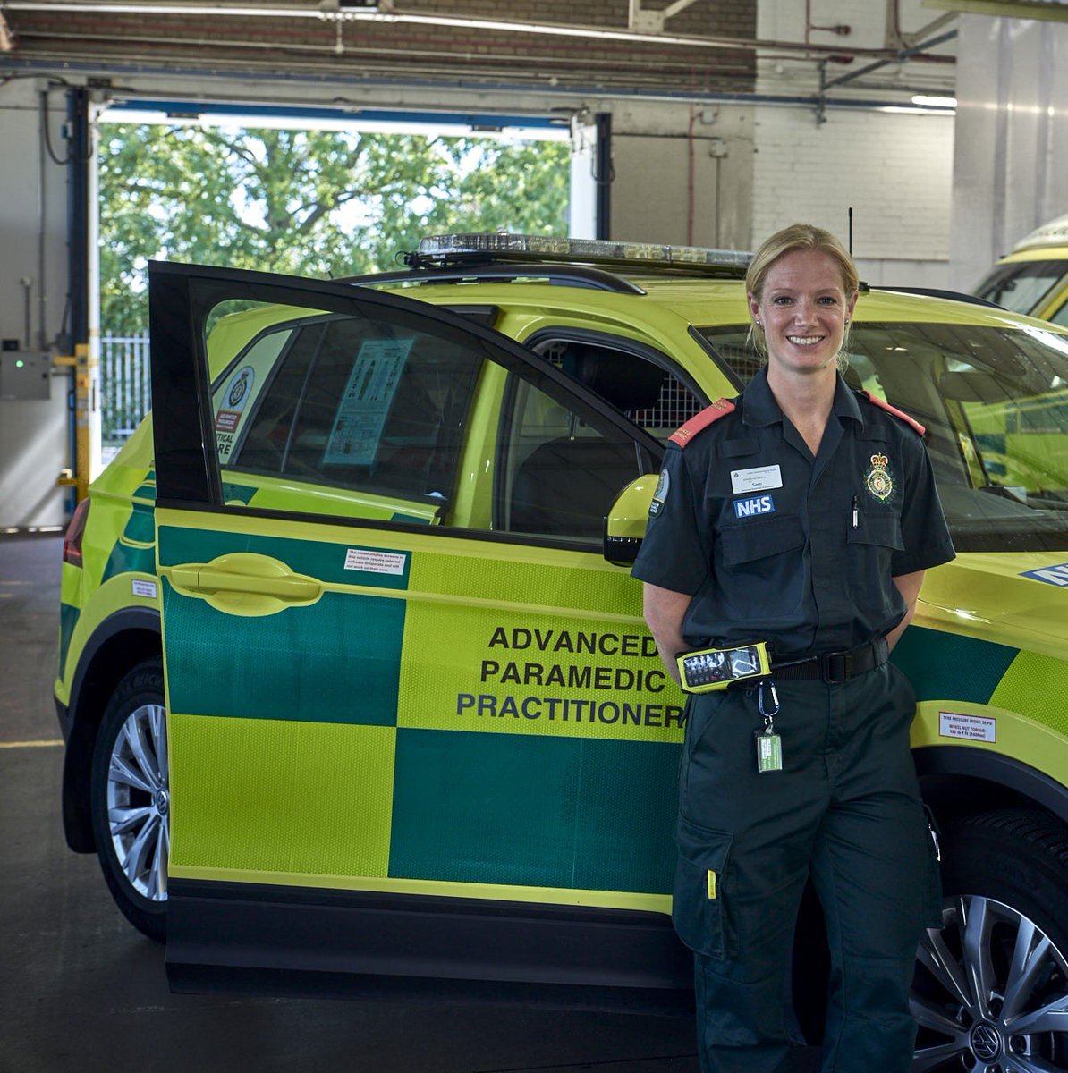 Advanced Paramedics in #CriticalCare like Sam have been saving lives in London for 10 years. “We are pushing the boundaries for what paramedics can do on the roadside or in people’s homes, including surgical procedures and realigning broken bones” ➡️ buff.ly/3ykXDSq