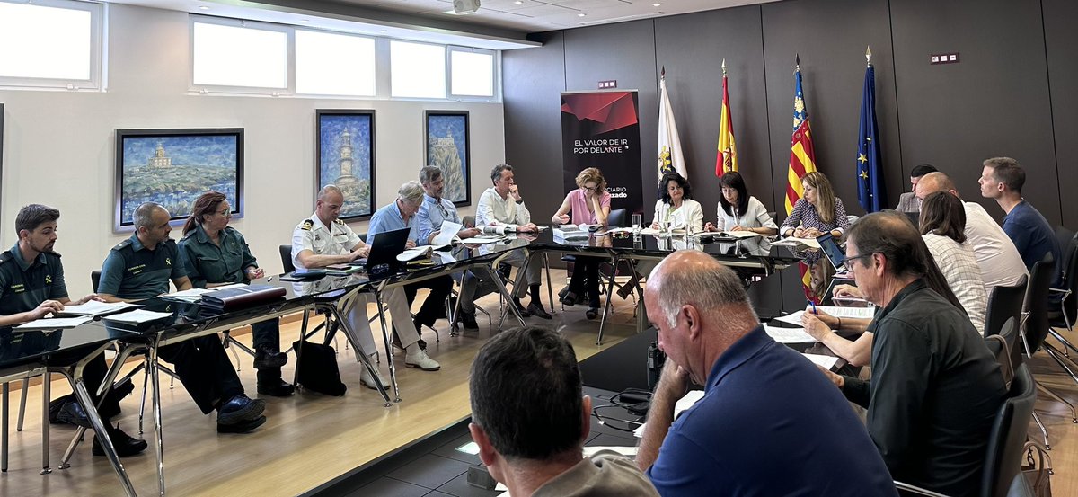 EugenioFraile's tweet photo. Hoy participamos en el ejercicio de lucha contra la contaminación marina por hidrocarburos #planribera del @mitecogob en #alicante 🚨La ciencia al servicio de la sociedad @IEOoceanografia @CSIC https://t.co/l0SJEj6bvl
