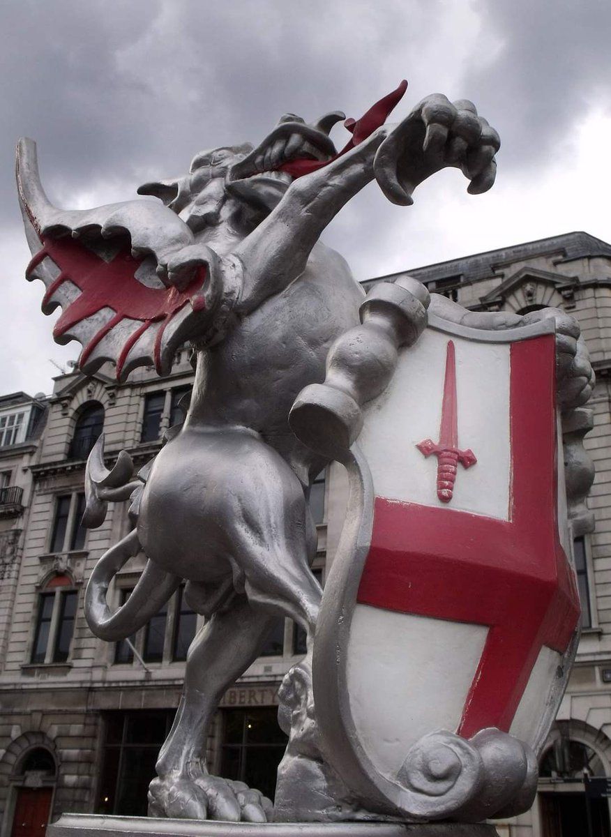 PhilLeePhotos's tweet image. #ThemeOfTheWeek
#StormHour

Statue nr Tower of London