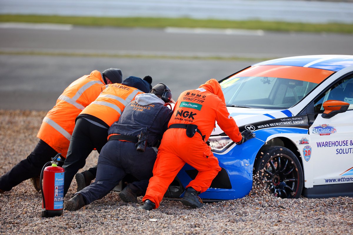 Motorsport volunteering offers a range of exciting roles across three categories

✅Marshals

✅Officials

✅Event organisers

With nearly 10,000 Marshals and 2,000 Officials registered with us, there’s a spot for everyone who loves motorsport.

🔗motorsportuk.org/inside-revolut…