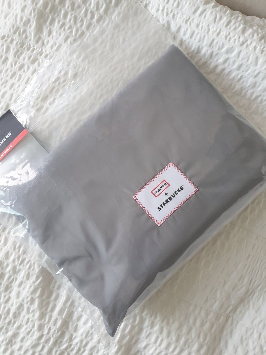 아이보리는 검색해봐도 품절.

ㅎㅎ 그레이도 나는 좋아좋아.

#스타벅스레인판초