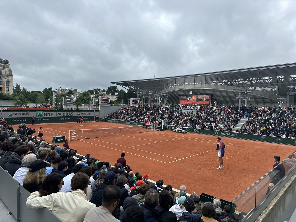 A slow start here on court 7, with both players still kinda of searching for their rhythm. Prime Nishikori would be a nightmare matchup for Shelton, but he is just not at that level atm. Can still be a fun one.