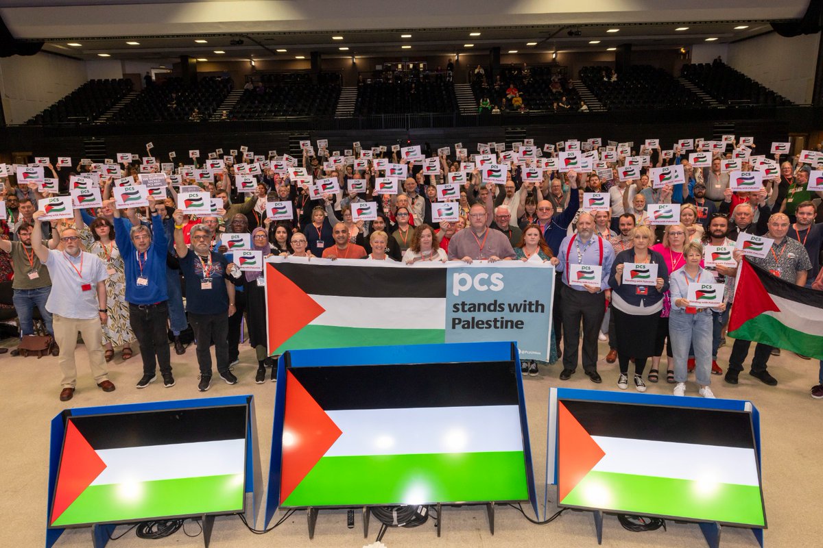 This was the moment at last week's conference that PCS delegates sent solidarity to the people of Palestine
 
#PCS #StandWithPalestine