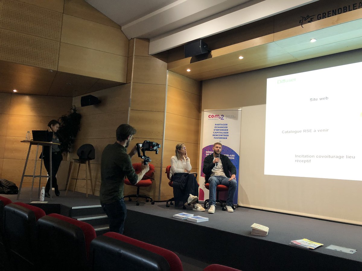 Com2Grenoble's tweet photo. .@DIVERTYevents , entreprise à mission, expose comment elle embarque ses salariés et salariées en faveur du #climat #RSE table ronde @GrenobleAlpes @AfciOfficiel @Photoweb_fr @Com2Grenoble https://t.co/gQ6CQaHuSu