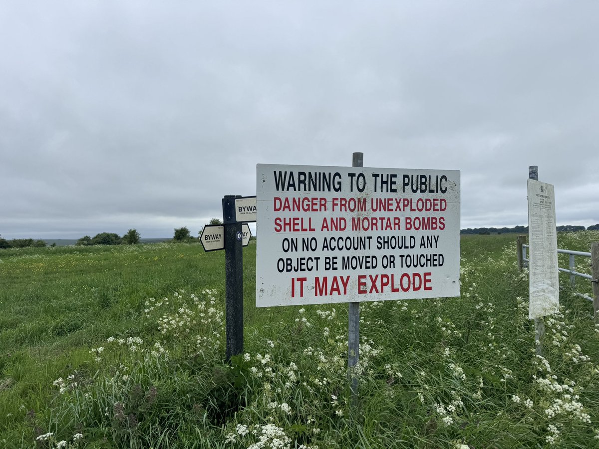ScrumpyTrigs's tweet image. Trig 5: Charlton Clumps,190m, flush plate S1943
Easy walk to the edge of @HqSpta #SalisburyPlain 🚩 flying and sounds of training ongoing.  It’s 1 way to make sure you stick to the path…
A little overgrown, but the path takes you right past it