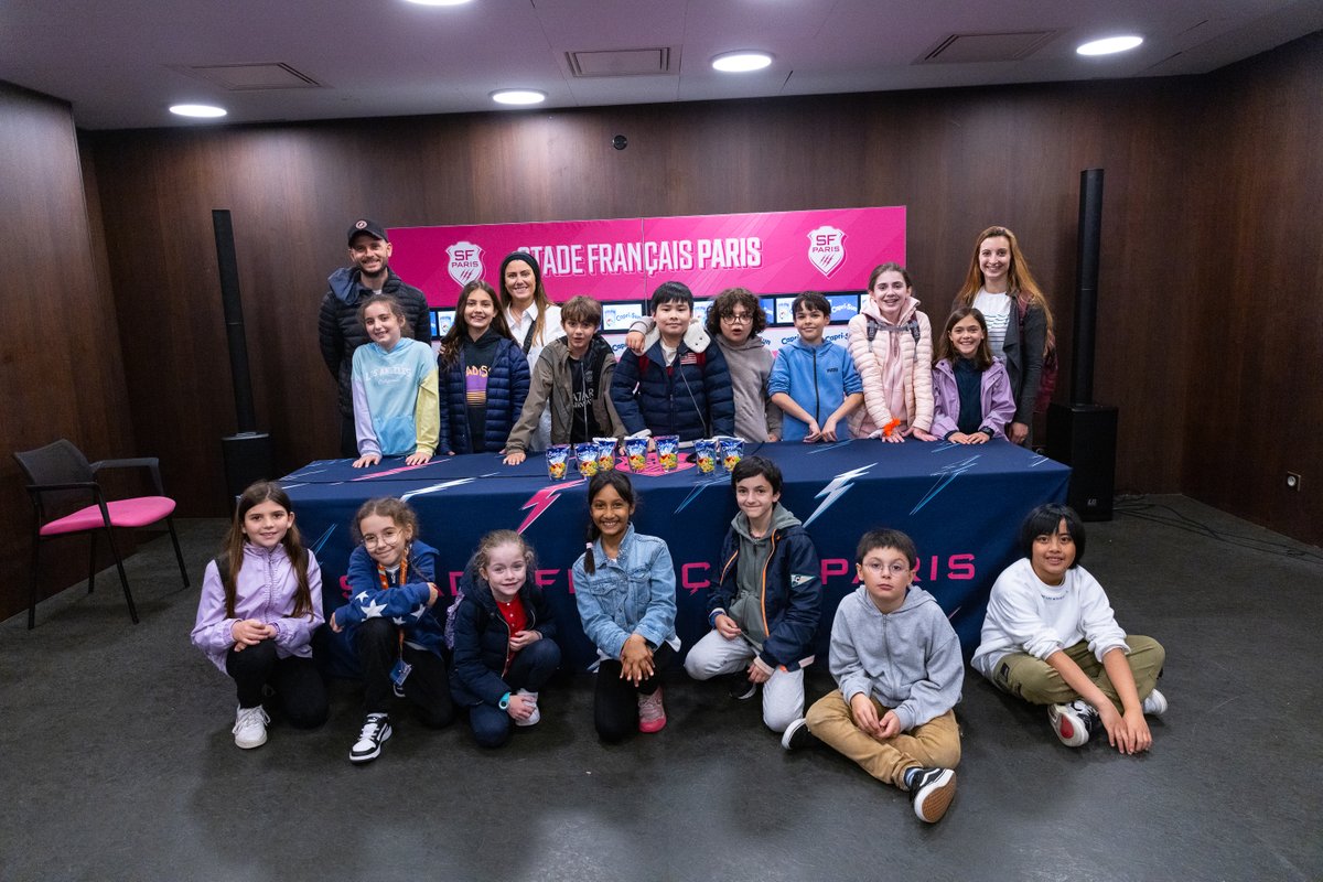 SFParisRugby's tweet photo. 🔄 Pour la 3ème année consécutive, nous avons eu le plaisir d'accueillir les 300 participants au Concours de Dessins 2024 avec la @CDEdu16 !

🏟 Visite du stade Jean Bouin et de ses espaces, 🛎 quiz &amp; 🧃 goûter au programme des écoliers de la  @mairiedu16 !

#SFParis https://t.co/di6NxHhJeD