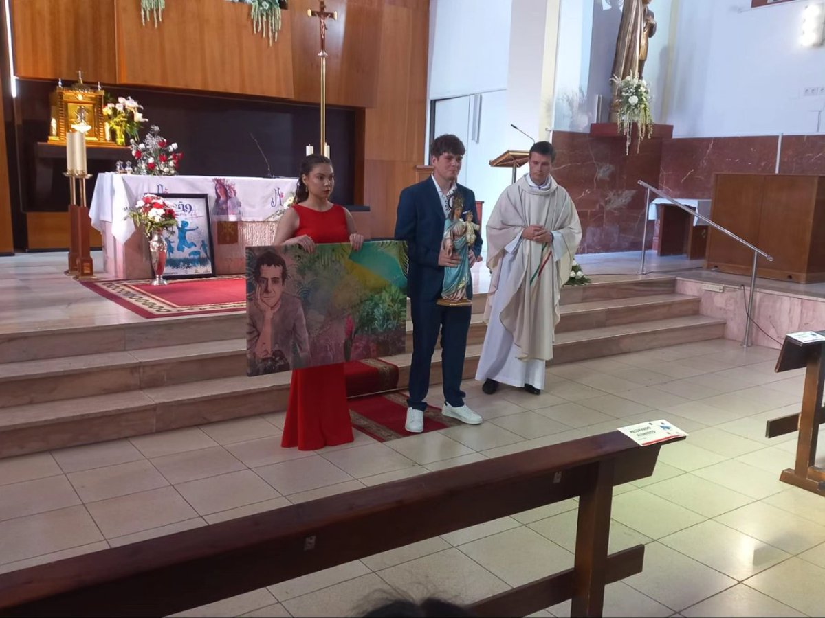 Ayer, Graduación los alumnos de 2°BACH, primero en la iglesia, después la entrega de becas e insignias y la posterior cena para celebrar este día tan especial ¡Enhorabuena! Y aquí tenéis vuestra Casa #UnSueñoParaTi #SalesianosPuertollano @SalesianosEs @SJBpuertollano