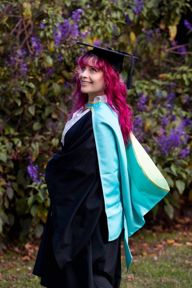 “You graduated with first class honours?”
What like it’s hard??? 🎓

📸 Shot by <a href="/cosplayfandomsy/">cosplayfandomsy</a> 

Teasing you with this we have many more AHHH shots but you’ll have to be PATIENT!!!!