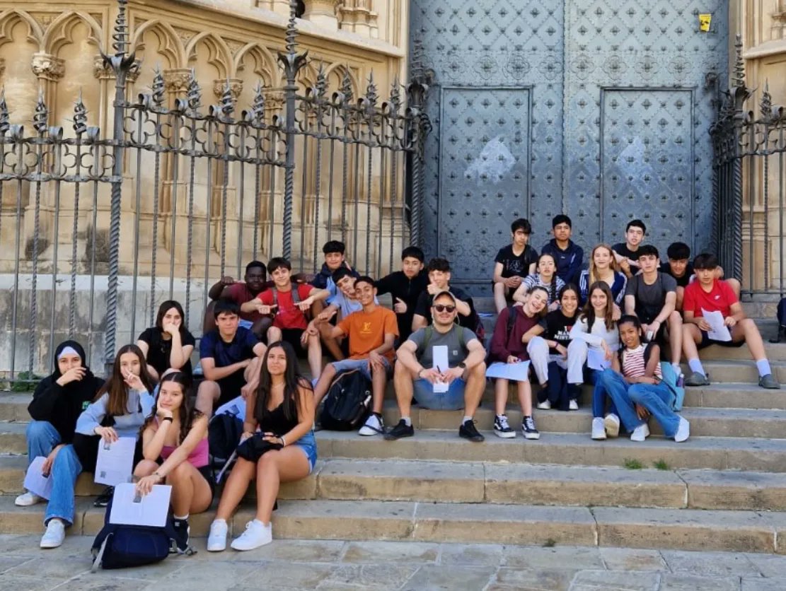 Durant aquesta setmana, l'alumnat de 2n d'ESO fa un recorregut per la Vilafranca Medieval de la mà del seu professor de Socials, el Jordi Sadurní. 🚶🏾‍♀🚶🏻‍♂️🚶🏼‍♀️🚶🏻

Més informació: ies-eugeni.cat/mod/forum/disc…

#EdOrs  #penedès  #Vilafranca @vinseum