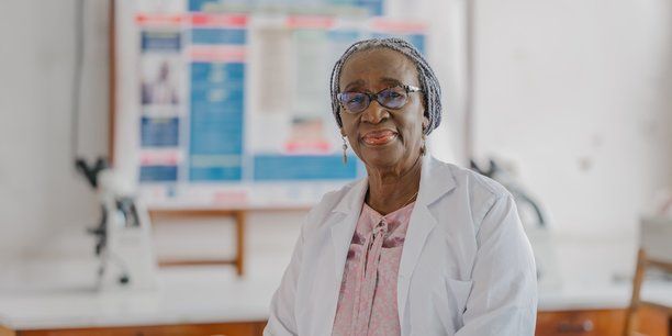 « Nous finirons par produire des médicaments partout en Afrique » #ENTRETIEN avec Prof Rose Leke, lauréate 2024 #Afrique & Etats arabes du Prix L'Oréal-Unesco pour les #femmmes et la #science #recherche #sante #developpement @UNESCO_fr @FondationLOreal buff.ly/4bssMBX