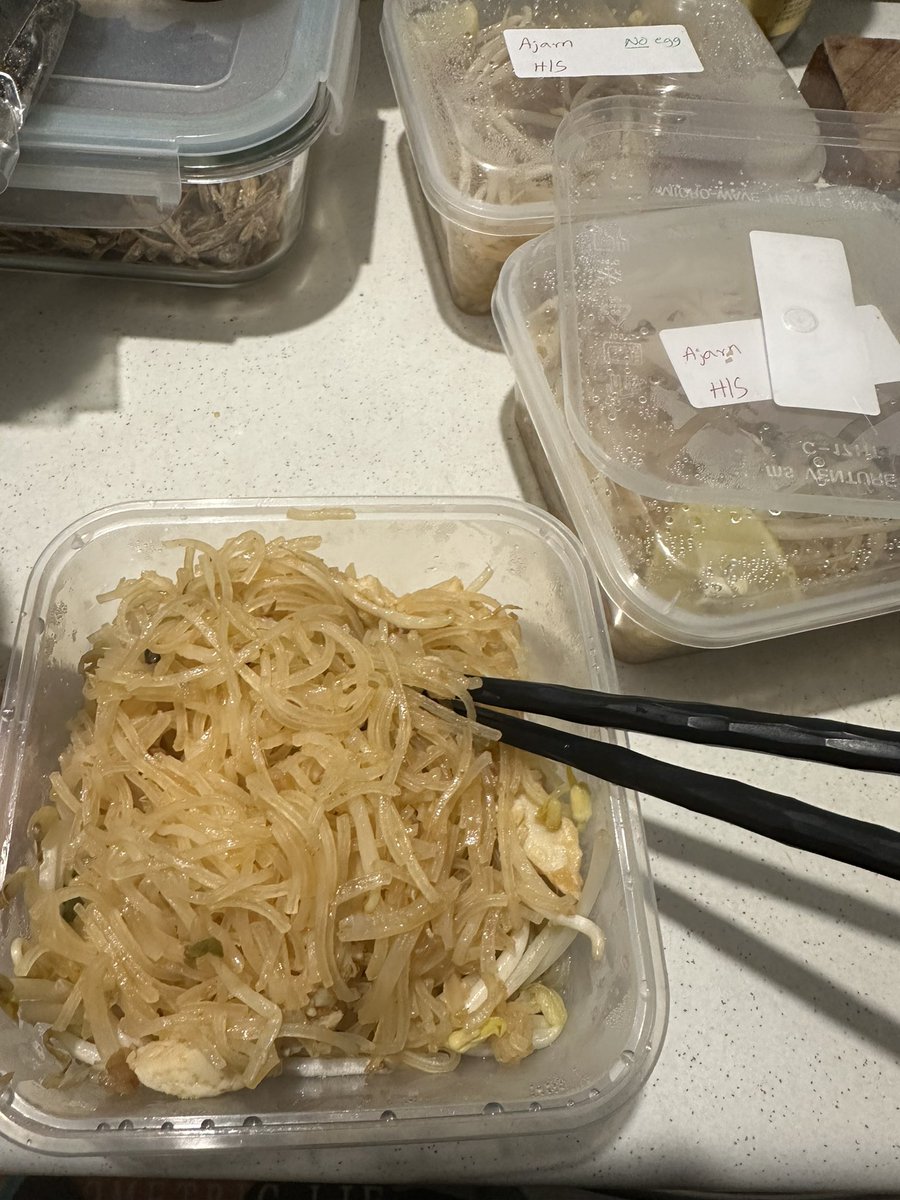 White people padthai