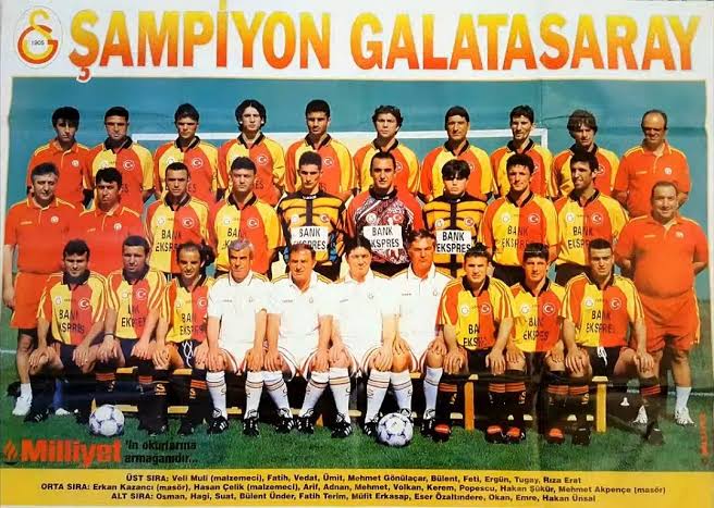 1️⃣1️⃣. Şampiyonluğumuz 1996-97 #TeknikDirektör: Fatih Terim #Kadromuz: Kaleciler : 1 Hayrettin Demirbaş, 12 Mehmet Duymazer, Atilla Çebi, Volkan Kilimci, Cengiz Dülgeroğlu (Pierre Esser), Richard Kingston (Faruk Gürsoy). Savunma : 2 Ulrich van Gobbel, 3 Bülent Korkmaz (Kaptan), 4