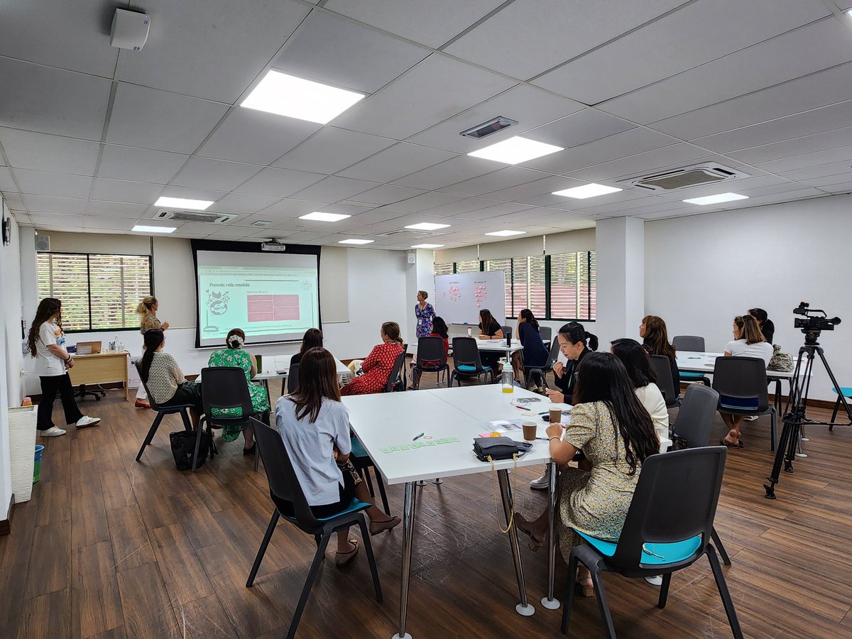 This morning our <a href="/AliceSmithSch/">Alice Smith School</a> parents had the opportunity to attend a workshop led Mrs Sheppard and Mrs Coates.

It explored physical literacy, the female body, self confidence and clothing in relation to physical activity and sport.

@WeAreKLASS #KLASSPE