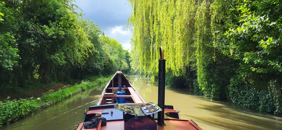 CleyleyBob's tweet photo. Sculptor returning to Stoke Bruerne  'on a beautiful morning in May'. #
#KeepCanalsAlive
#RespectTheWater
#Northamptonshire 
#FundBritainsWaterways https://t.co/HTTdqKRzSa