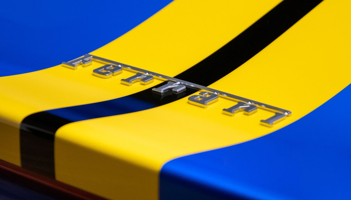 Every Ferrari delivers a unique emotional impact, and with the #FerrariTailorMade programme, each vehicle can be truly individual. This #Ferrari812GTS, for example, embodies athleticism with its livery in gloss Giallo Modena and Azzurro Dino bodywork.

#Maranello #Ferrari