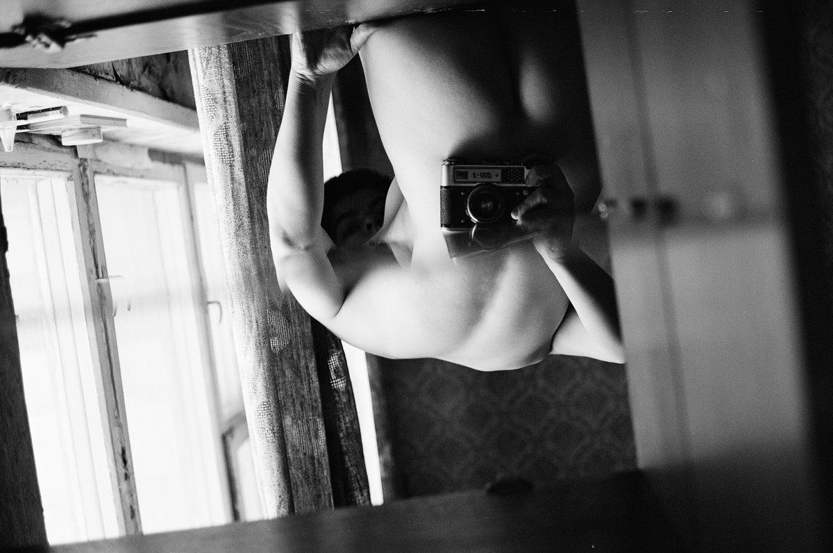 My black&amp;white reflection on a film camera.
patreon.com/checkout/Kseni…