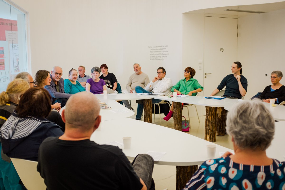 💡 'L'intelligence peut-elle devenir artificielle ?' - Un café philo organisé dans le cadre du #FesthiSciences @VilleThionville avec Alain Dutech, chercheur @Inria au @labo_Loria ! Merci à l'ensemble des participants pour ces nombreux échanges 😀