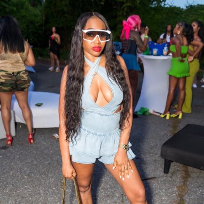 PoshSocialite's tweet photo. #NewProfilePic https://t.co/7zfAl5Rqco