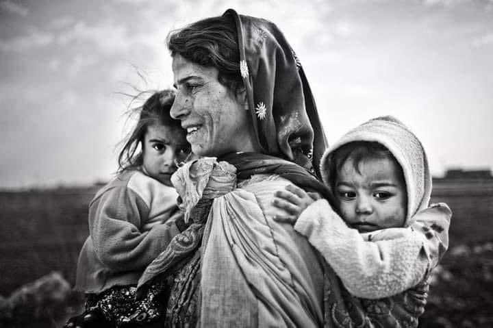 ایک واحد عورت جو مرد کی غریبی میں بھی اس سے محبت کرتی ہے، وہ ماں ہے !!