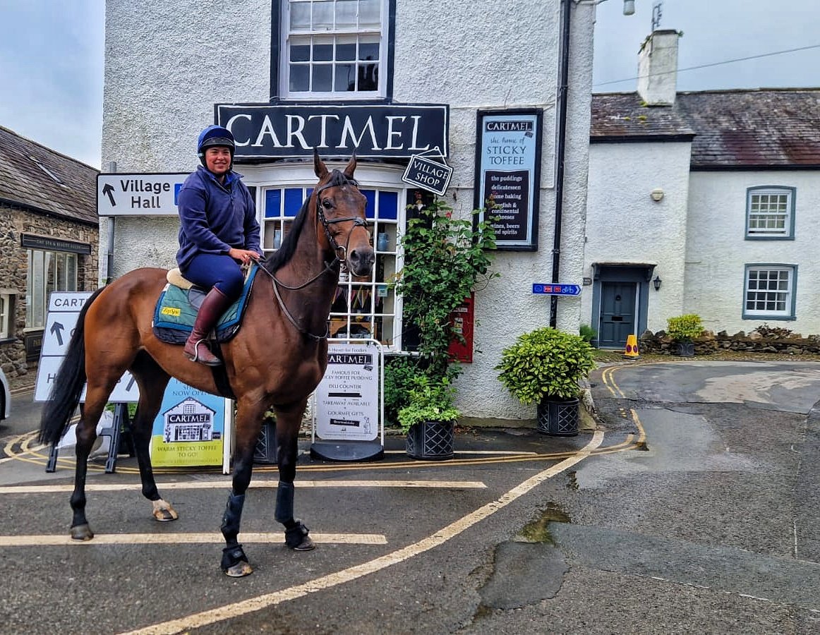 Good luck to Robins Field @Cartmelrace this evening 📷 @HDickinRacing