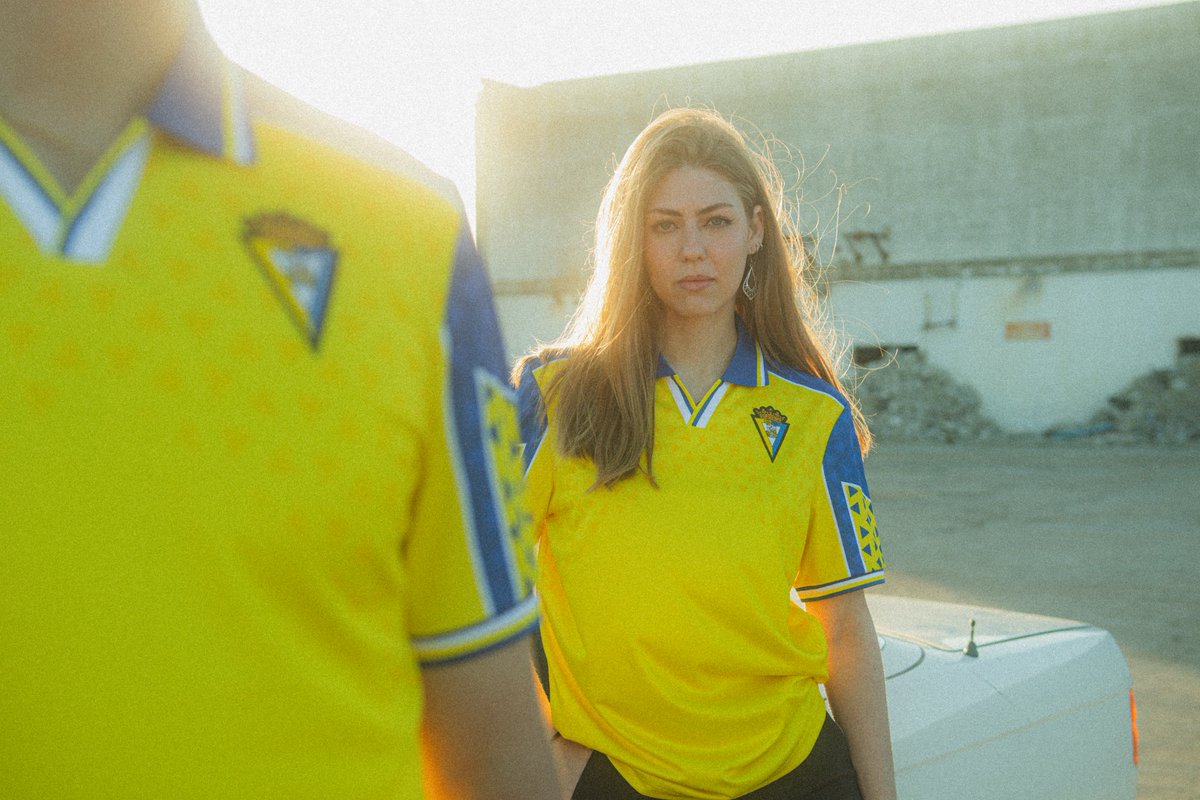 Cadiz_CF's tweet photo. ✍️ El Cádiz CF vuelve a honrar a su historia

La época dorada de los ochenta y noventa han servido de inspiración para los nuevos uniformes

🚨 Ya disponibles en la tienda online (https://t.co/wi7ciomm8j)

🔗 https://t.co/i5fNmyVnPo https://t.co/FFnwZPR1wv