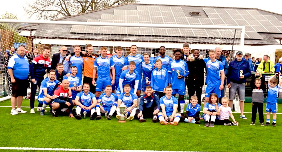 MatthewSpiller's tweet image. 7 of the best  years I could’ve asked for. Thank you so much to @CribbsFC for an unbelievable ride with so many great memories and friends made a long the way. 

Special mention to @SwanseaWizard73 for everything he does to make the club what it is as well as many others UTC 💙