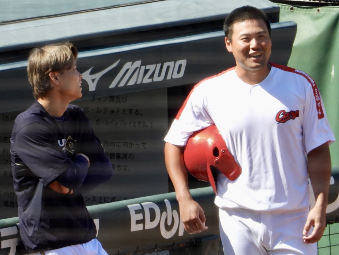 ホームランを打った
広島カープ 末包昇大選手は
中川圭太選手と東洋大学の同級生
試合前 話しこんでいました
大阪ガスの時 応援していた選手なんで
ちょっと複雑な気持ちですが
成長した姿に感無量な思いもあります