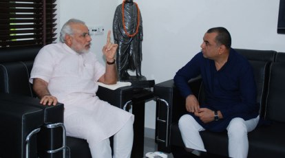 @RoflGandhi_ Modi ji with Sardar Patel. #FilmyModi