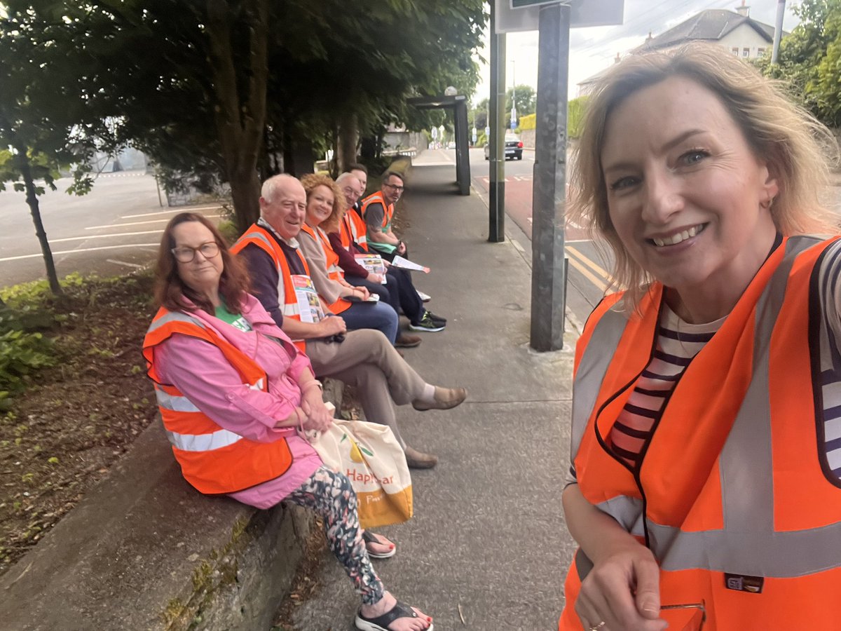Waiting on a bus to Shannondoc after a huge evening yesterday by the team! Feet walked off us but a happy group I am very grateful for #le24