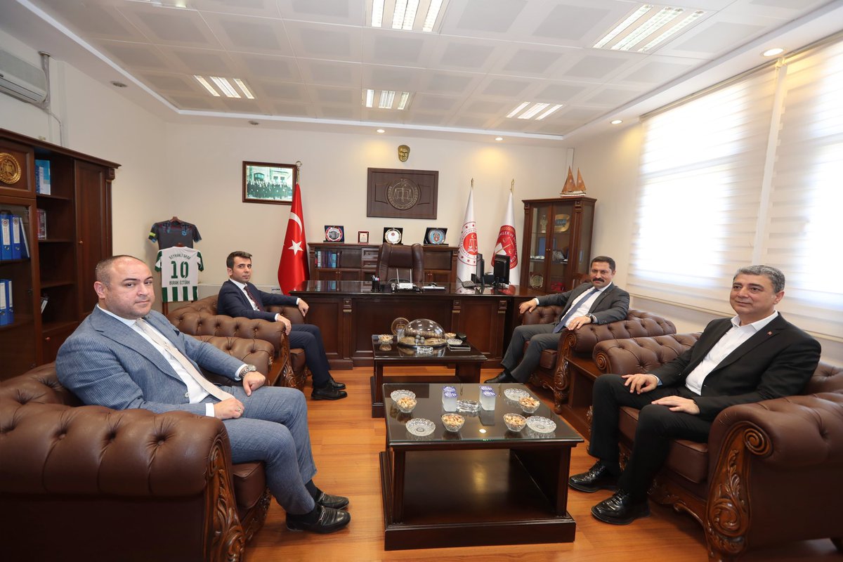 Valimiz Mustafa MASATLI, Reyhanlı Cumhuriyet Başsavcısı Burak ÖZTÜRK'ü ziyaret etti.