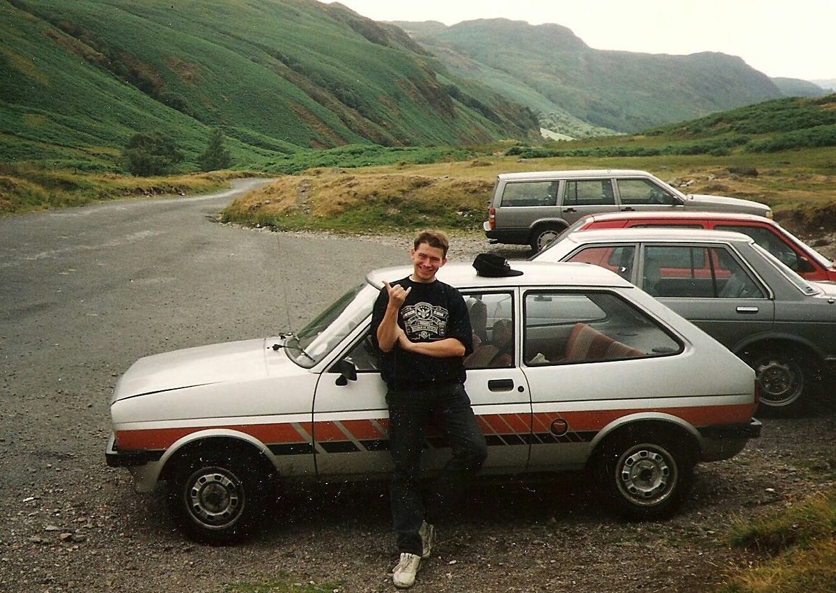 1987. My first car, a Ford Fiesta Festival. Orange and Black 'go faster' stripes!! 😀😍 They did not work.