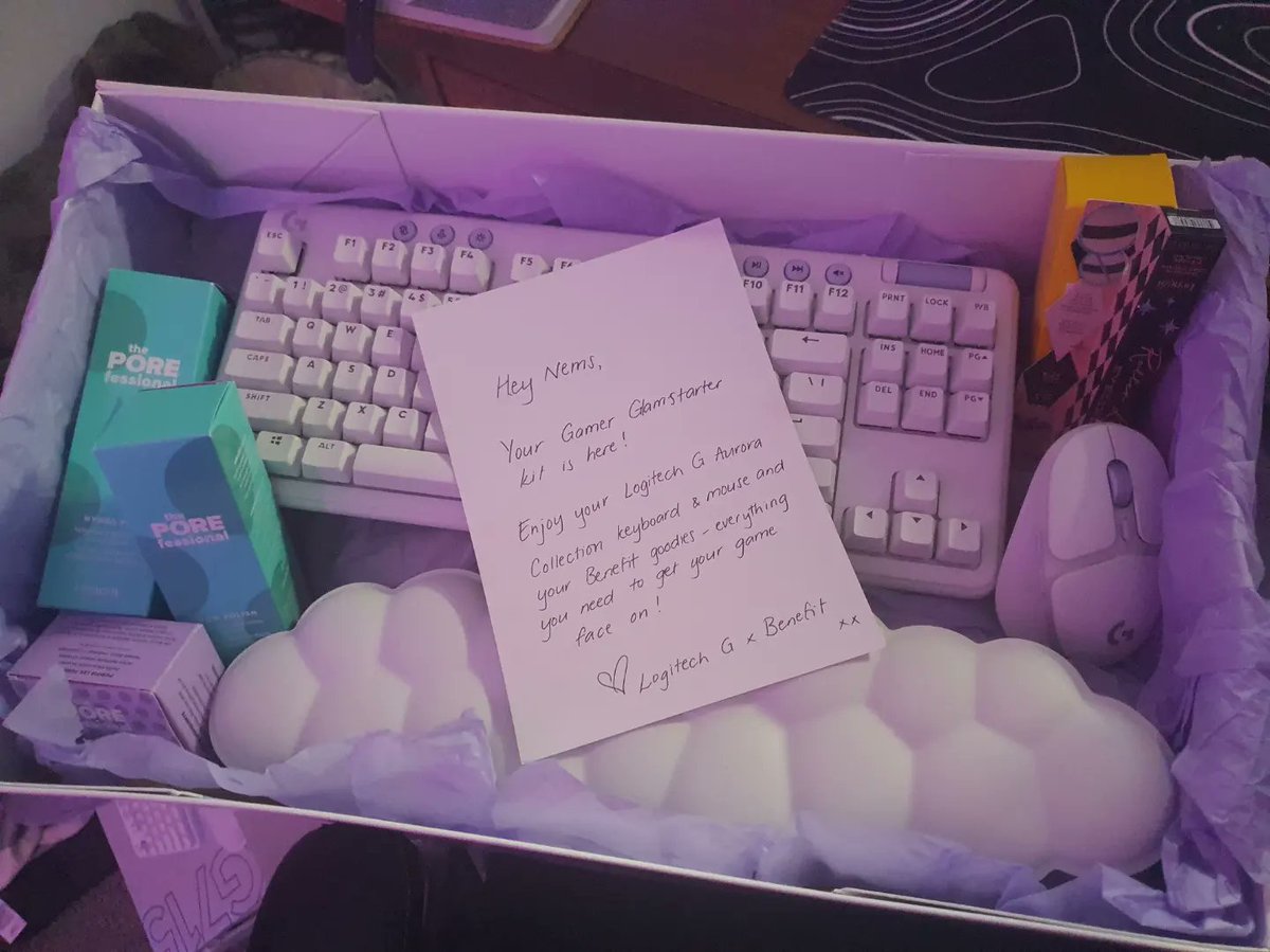 nemsysis's tweet image. Thank you @logitechg + @benefitnz for sending me The Aurora Collection and the POREfessional Collection to try out on stream!! 
Hope you guys try these products too! 
#POREfessional #auroracollection #playyourway #ad #gifted