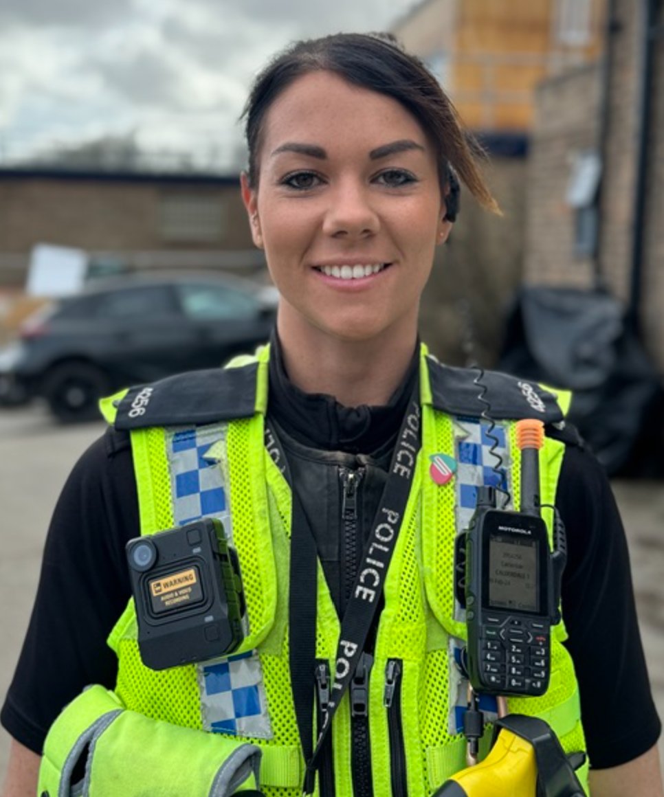 West Yorkshire PC Jess Bell, who saved the life of a man undergoing a paranoid and psychotic episode, while placing herself in extreme danger, has been nominated for the national #PoliceBravery Awards 2024 polfed.org/events/police-…