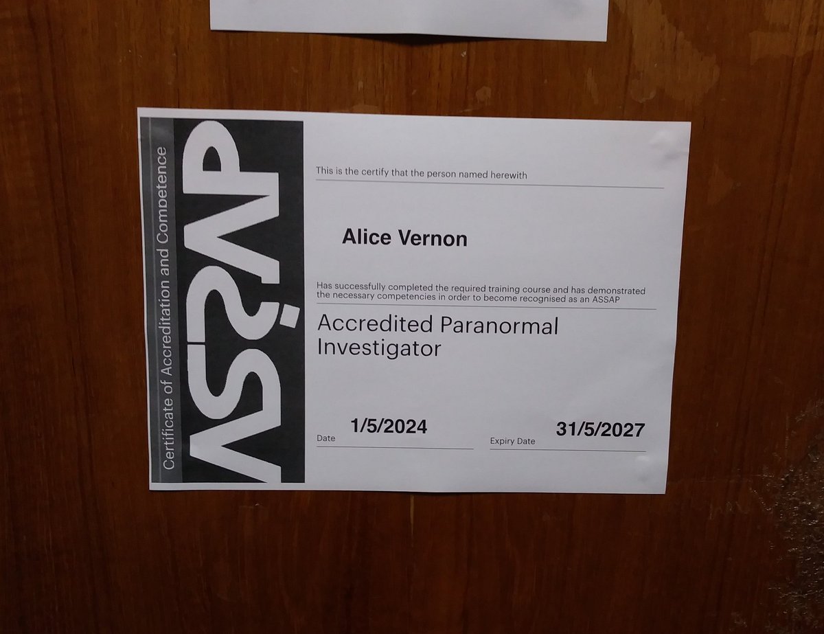 The paranormal investigator is IN. 😂