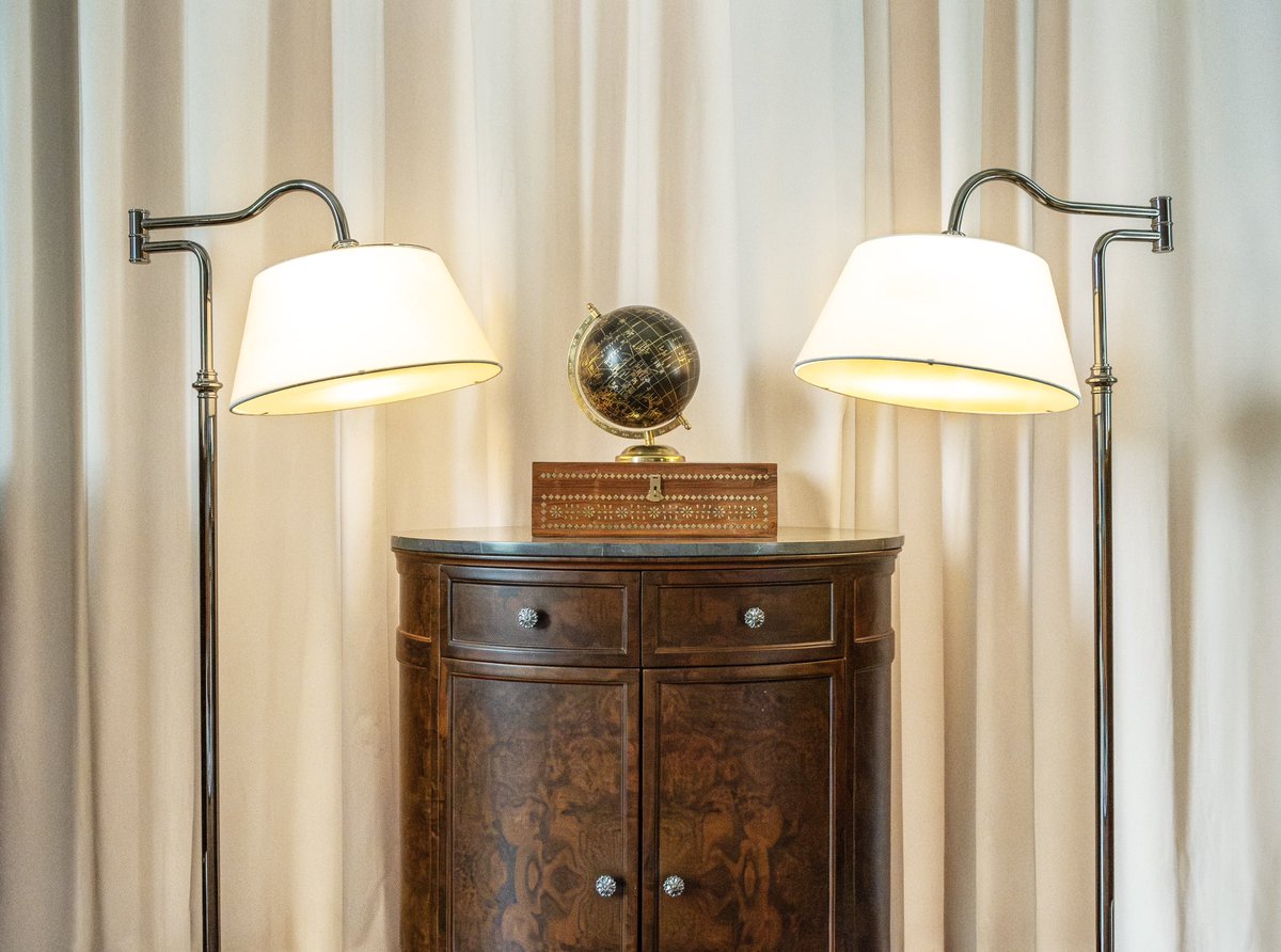 اكتشف السحر في لاونج ذا تشيدي كتارا
حيث يلتقي الطابع القديم مع الفخامة في صالة فاخرة تمتاز بالأعمال الفنية العتيقة والثريات الكلاسيكية.