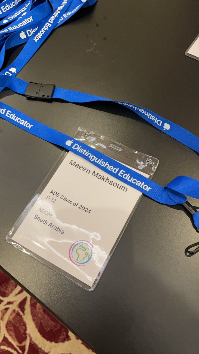 maeenaf's tweet image. Connecting with educators from all over and swapping stories? Yes, please! Thanks, #AppleDistinguishedEducators . Proud to be a member of the ADE crew—time to save the world, one classroom at a time!😄