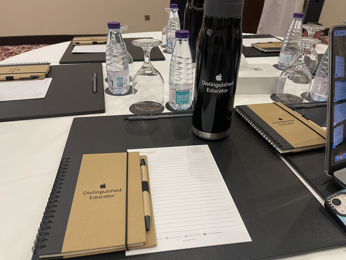 maeenaf's tweet image. Connecting with educators from all over and swapping stories? Yes, please! Thanks, #AppleDistinguishedEducators . Proud to be a member of the ADE crew—time to save the world, one classroom at a time!😄