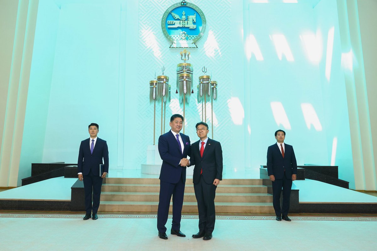 MongolDiplomacy tweet picture