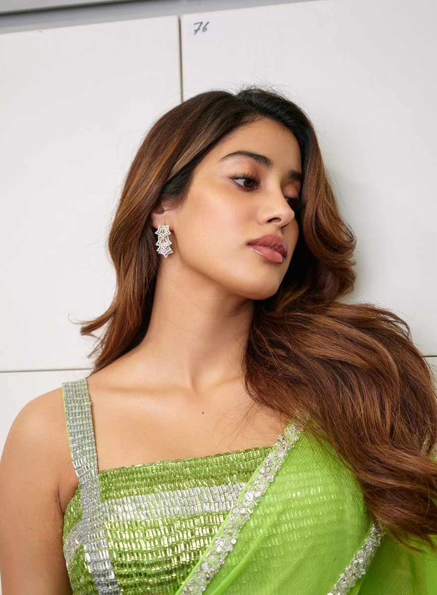 #JanhviKapoor ❤️
#IndiaGlitz #Tamilactress #TamilCinema #Kollywood #Actress #TamilCinema #Kollywood #actor #tamilactors