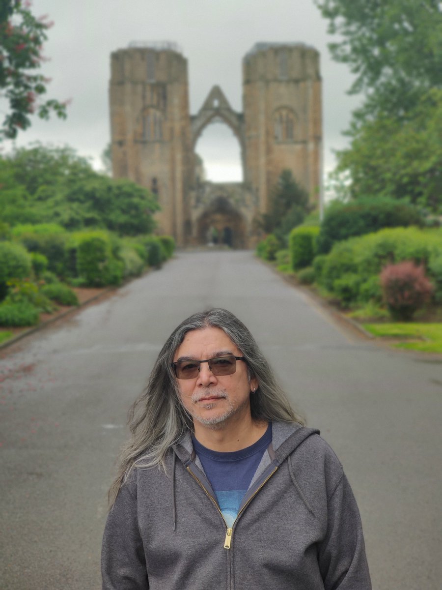 Always nice to be back in #Elgin - wrote a song about The Wolf of Badenoch who burned this mighty cathedral down.

Playing #Fyvie folk club tomorrow 

#elgincathedral #folkmusic #singersongwriter #scottishhistory #music #singer #storytelling #folk #americana #gigs #livemusic