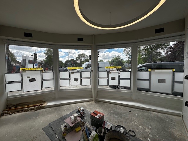 DigitalOffice5's tweet photo. Installation At John D Wood - Herne Hill 

✅VM2 A3 + A2 + A1 Window Display Pockets 

#estateagents #hernehill https://t.co/UMYTX8oika