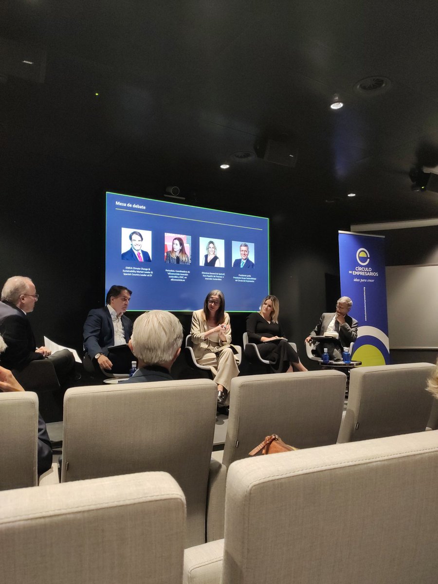 MeryMolyM's tweet photo. @EY_Spain @aandreup @AlbertoCastilla nos habla de la necesidad de un lenguaje común en torno a la sostenibilidad https://t.co/NLgDSk6SXp