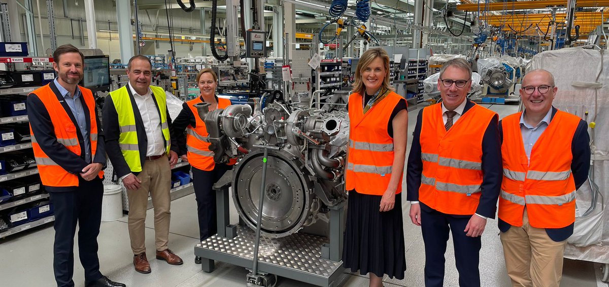 Foreign investment is crucial to 🇦🇺 prosperity, driving economic growth, creating jobs and spurring innovation. 

#Liebherr is an important partner, having invested in 🇦🇺 for over 4 decades. 

Very much enjoyed my quick course in engine construction at Liebherr HQ in Bulle!🇨🇭