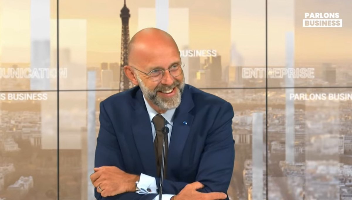 En #ComDeCrise, interview ou conf de presse, on ne répond pas à des questions mais à un contexte.
La prise de parole publique en #communication de #crise est une compétence qui :
☑️ ne s’improvise pas,
☑️ n’a rien d’inné ou intuitif,
☑️ se travaille.

🟧 youtu.be/HLP_WWW01AI?si…