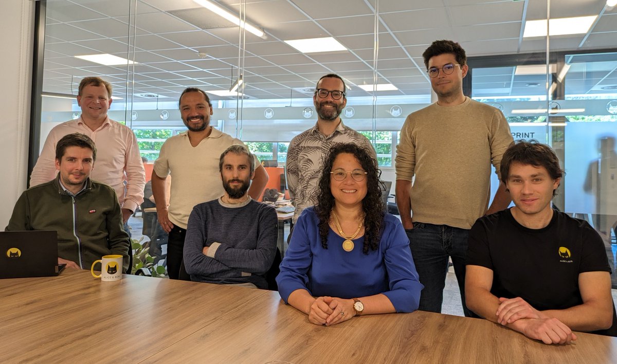 Alice &amp; Bob and <a href="/RiverLane_io/">Riverlane</a> are partnering to pioneer #ErrorCorrection together. With the  world's most powerful quantum error decoder, Riverlane will help our #FaultTolerantQuantumComputer achieve precise and reliable operations. 💪

Discover more: alice-bob.com/newsroom/river…