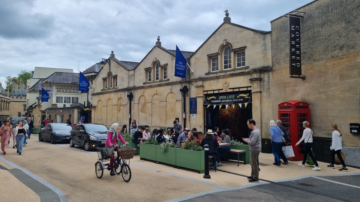 New Market Street space working really well & looks fantastic 🤩 

Big thanks to @ODS_doinggood for a great job installing it 🙏

(Also featured: a trike keeping people mobile, love a trike)